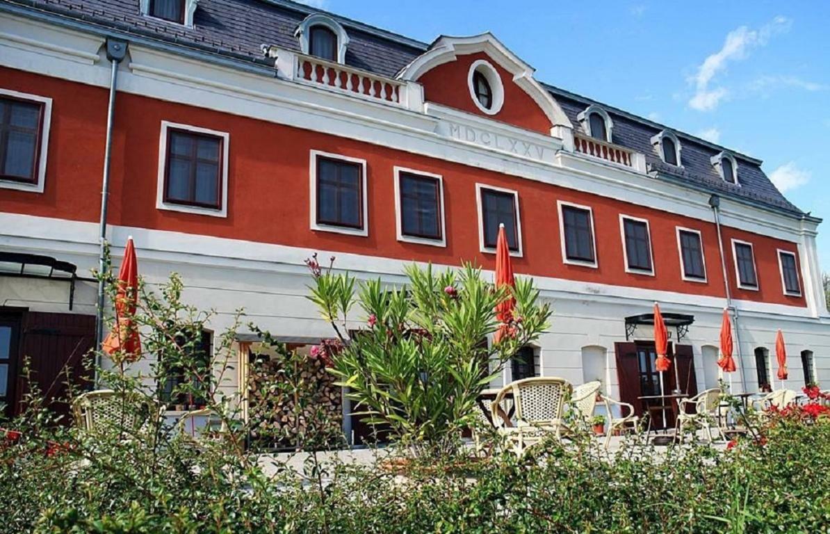 Voeroes Kastely Kunbaracs Εξωτερικό φωτογραφία